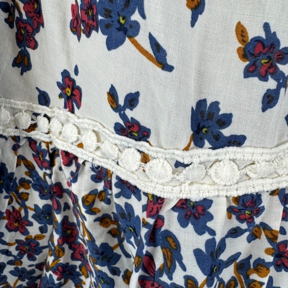 Promesa Floral Boho Peasant Blouse Crochet Trim Tie Front Size M NWT - Picture 6 of 16